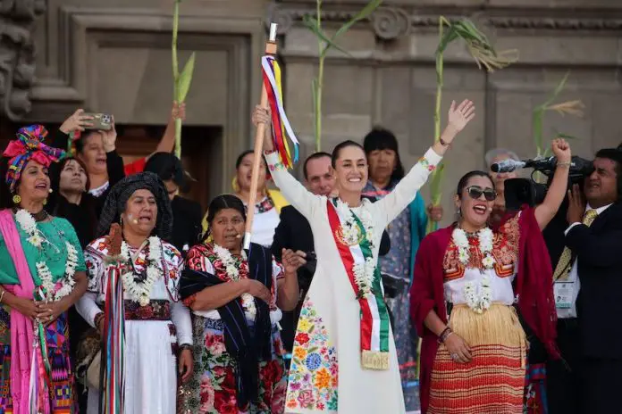 President Sheinbaum wore a dress designed by Oaxaca artisan Claudia Vásquez Aquino.