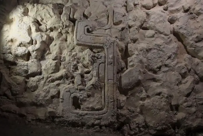 A stucco relief of the Kaanu’l dynasty in Dzibanché featuring a serpent