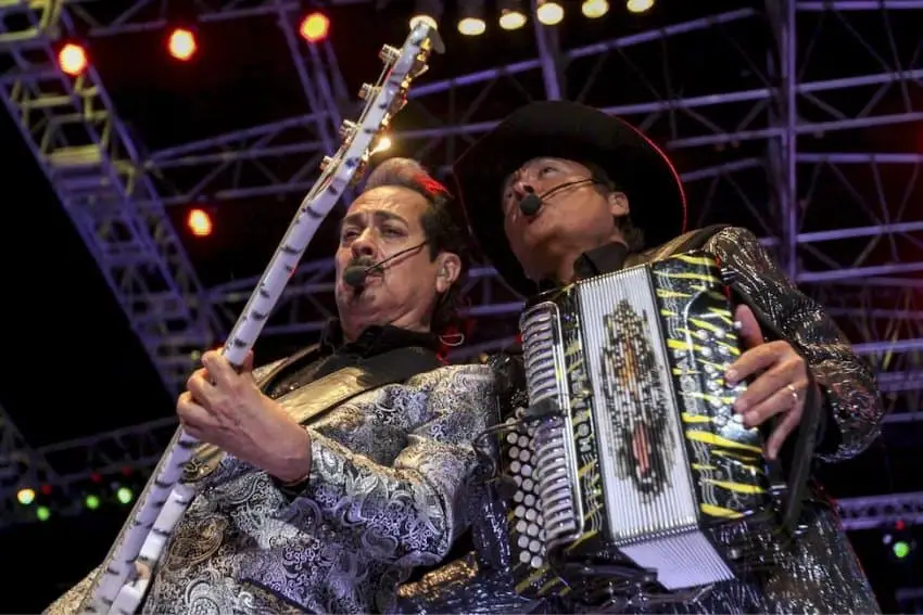 Mexican band Los Tigres del Norte rally for Harris in Arizona