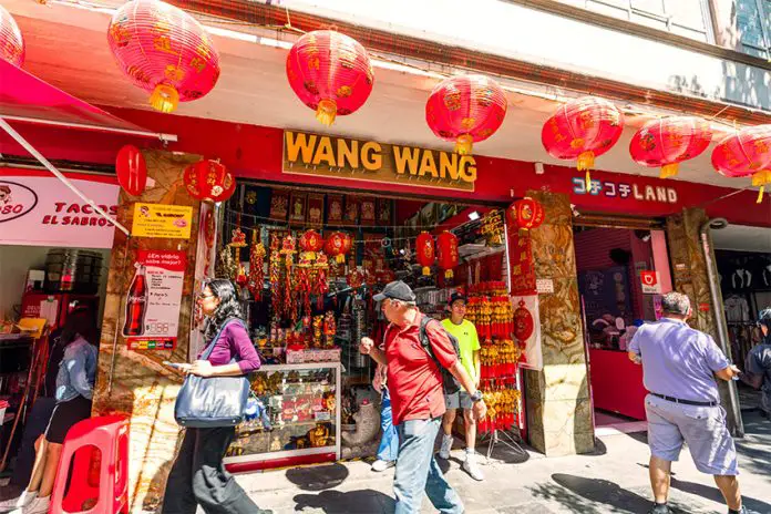 A Chinese import store in Mexico City China town, next to a taco shop