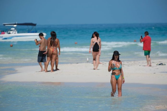 Tourists in Cancún