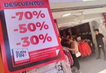 A poster advertises discounts of 30% to 70% in a clothing store for Buen Fin 2024