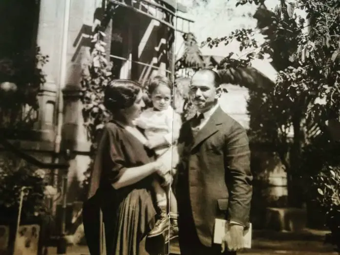 Albert Blair and Antonieta Rivas Mercado with their son