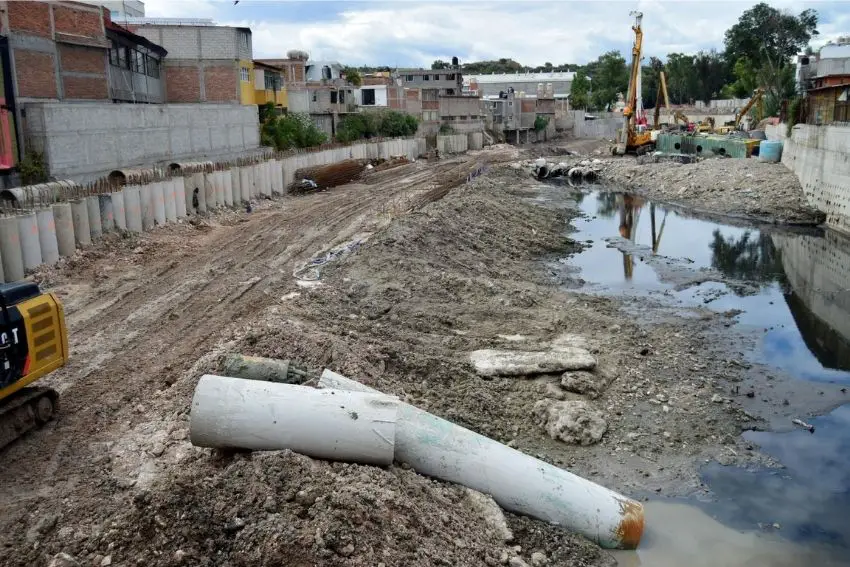 Dirt paths and broken wastewater pipes in a flooded residential area of Tula, Hidalgo