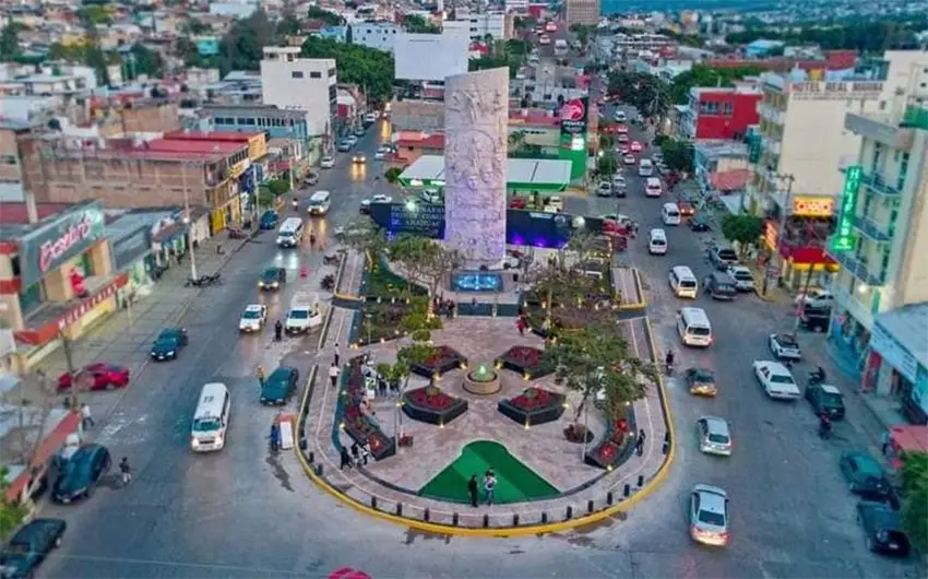 An aerial view of buildings and traffic in downtown Chilpancingo, Guerrero