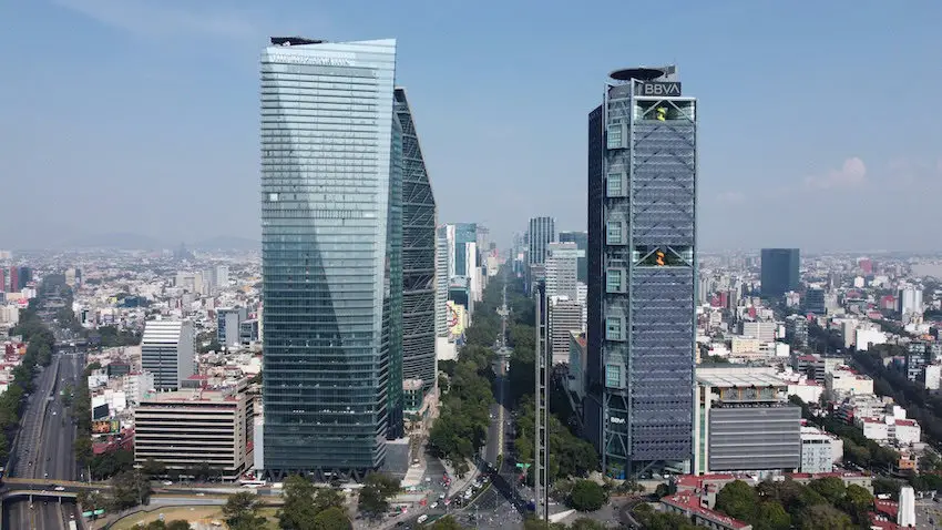 View of Av. Paseo de la Reforma, in the heart of Mexico City.