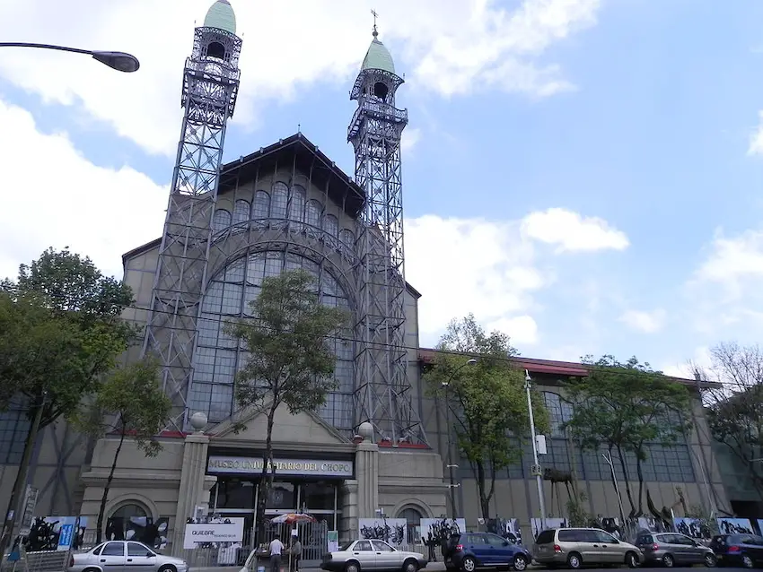 El Museo Universitario del Chopo has striking Art Nouveau architecture in a German style. 