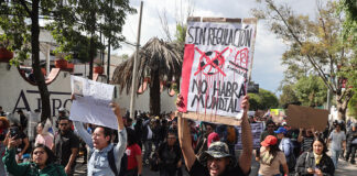Anti-gentrification ptoresters in Tlalpan
