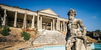 View of the Parthenon's façade in Zihuatanejo
