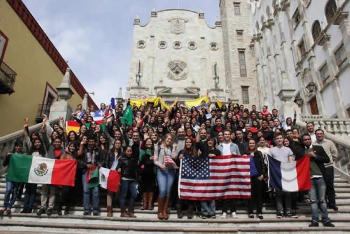 A group of students at the UdG