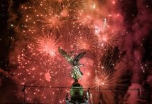 Mexico City welcomes 2013 with fireworks in Reforma Avenue.