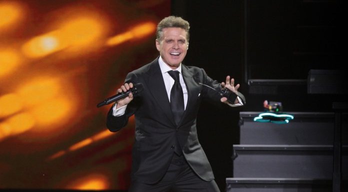 Luis Miguel's concert presenting his 2024 tour, at the Mexico City Arena.