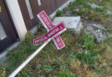 Knocked-down street signs in the México state neighborhood of Colonia 4T