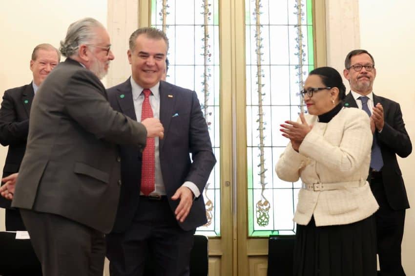 Companies affiliated with Mexico’s Business Coordinating Council (CCE), headed by Francisco Cervantes Díaz (center), initially committed to offering around 35,000 jobs to Mexicans deported from the United States. 