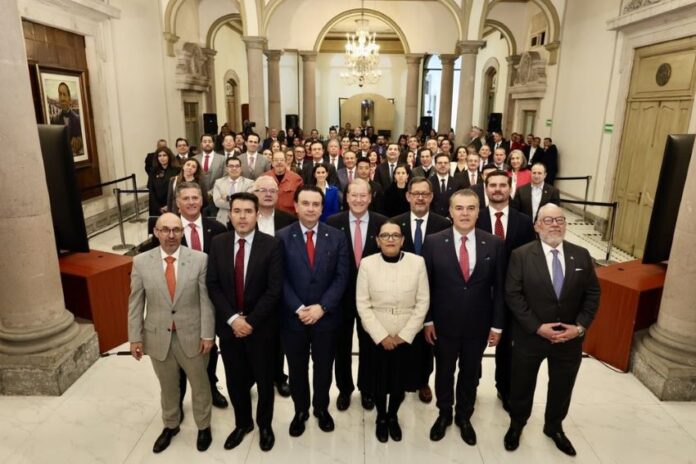 At a meeting with representatives of 70 companies on Tuesday, Interior Minister Rosa Icela Rodríguez recognized the cooperation of the business community in response to an 