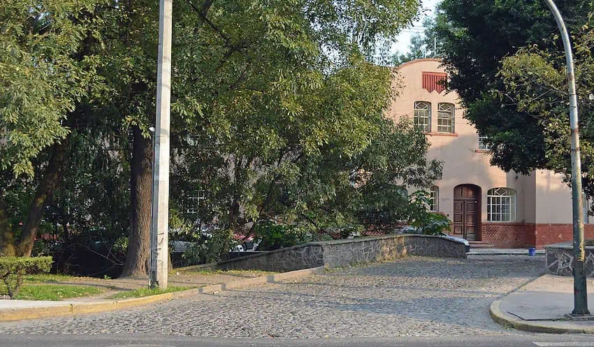 Del Río Bridge in Colonia Del Carmen, Coyoacán, Mexico City.