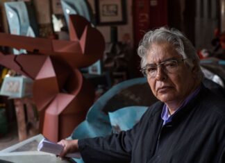 Mexican sculptor Enrique Carbajal González, born in Chihuahua in 1947, has received numerous awards for his sculptures, including several high honors in Japan.