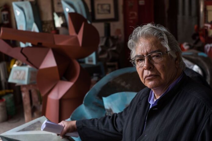 Mexican sculptor Enrique Carbajal González, born in Chihuahua in 1947, has received numerous awards for his sculptures, including several high honors in Japan.