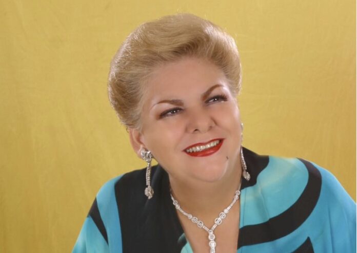 Paquita la del Barrio, who was born Francisca Viveros Barradas, died on Monday at the age of 77.