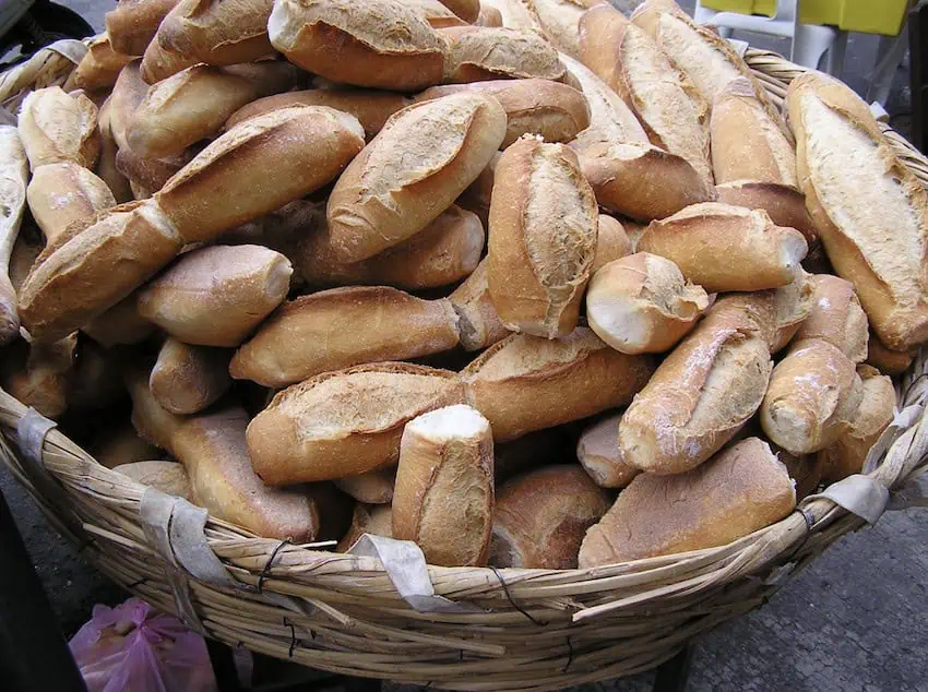 Birotes salados bread in a basket