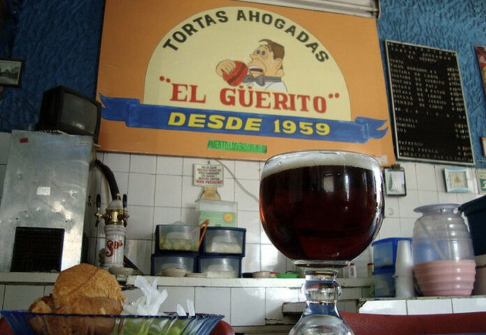 Tortas Ahogadas El Güerito in Guadalajara, an example of great Jalisco food