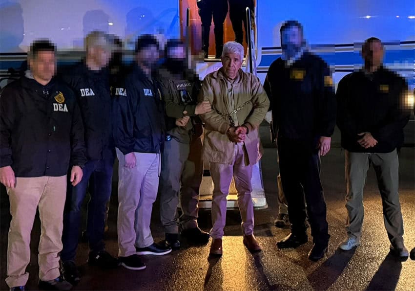 DEA agents surround drug lord Raphael Caro Quintero after his extradition to the U.S.