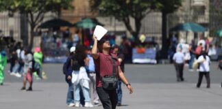 Break out the sunblock — it's heat wave season once again in Mexico!