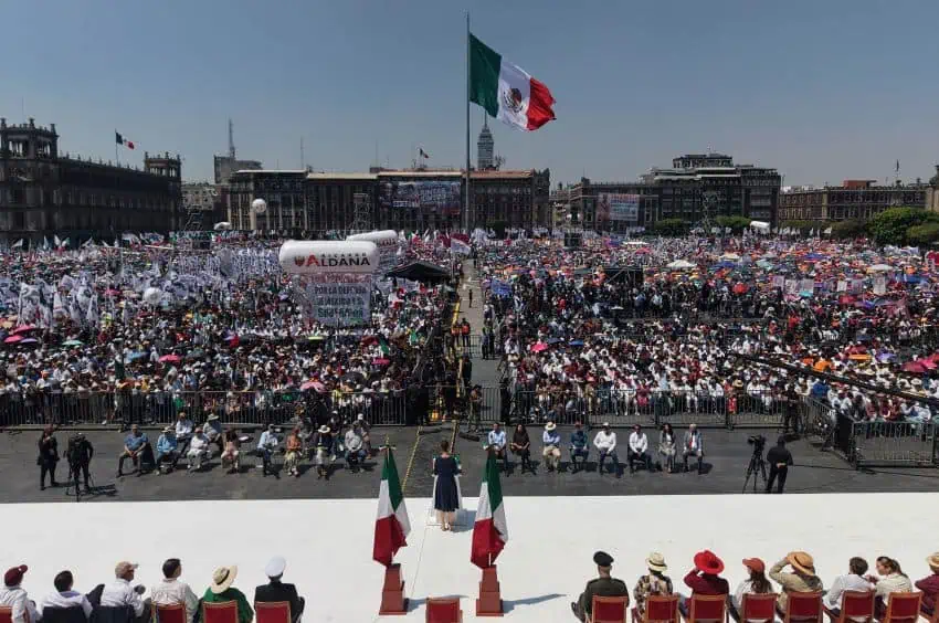 Approximately 350,000 people attended President Sheinbaum's tariffs update from Mexico City's Zócalo on Sunday.