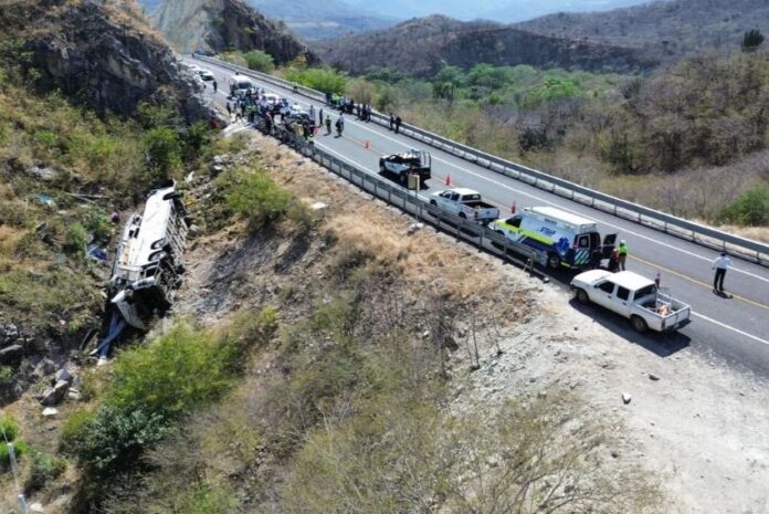 Oaxaca bus crash that claimed the lives of 19 people, reportedly supporters of the Morena party