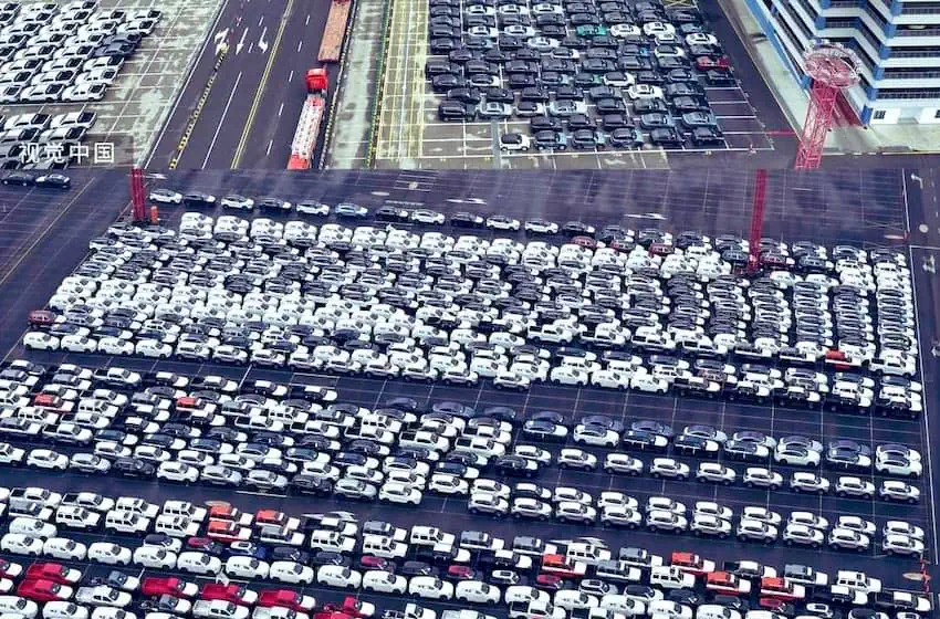 Mexico’s auto exports fall for third straight month