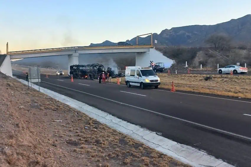 A two-day shopping excursion from Durango to McAllen, Texas, ended in tragedy Monday night when the bus hit a tractor-trailer head-on near Velardeña, Durango.