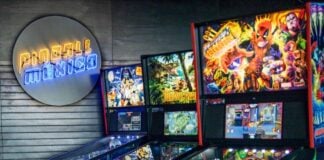 Pinball machines with Pinball Mexico logo