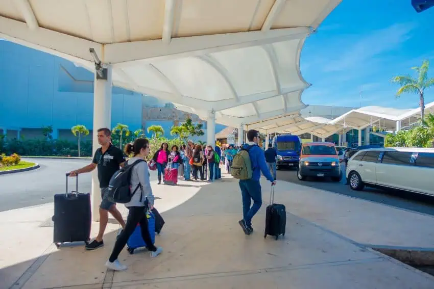 Getting from the Cancún airport to your hotel just got easier, thanks to a new US $8 bus service