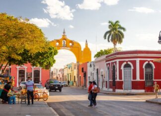 A shot of colonial downtown Mérida in Yucatán