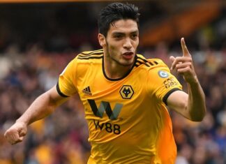 Raúl Jiménez playing for Wolverhampton Wanderers