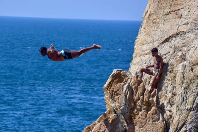 Acapulco cliff divers receive Guinness World Record for completing 5 million head-first dives Acapulco cliff divers receive Guinness World Record for completing 5 million head-first dives