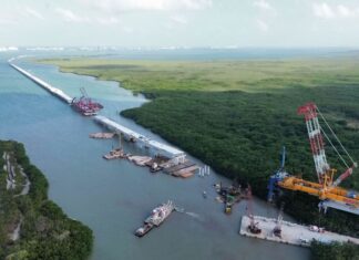 Aerial foto of early stages of Nichupte bridge project