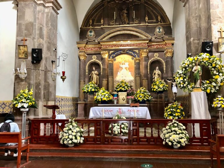 Catholic Mass in English / Templo de Nuestra Señora de la Salud Catholic Mass in English / Templo de Nuestra Señora de la Salud