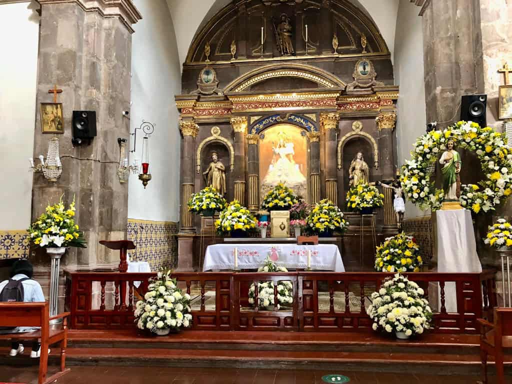 Catholic Mass in English / Templo de Nuestra Señora de la Salud