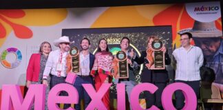 Mexico's Tourism Minister Josefina Rodríguez Zamora (center) joined in on México Desconocido's celebration of the 2025 "Best of Mexico" awards ceremony on Tuesday.