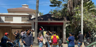 Mazatlán locals protest outside the home of a supposed gringo