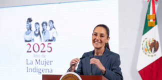 President Sheinbaum at the podium during her morning press conference