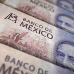 A close-up shot of Mexican 500-peso bank notes