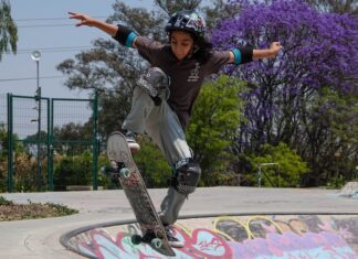 A child at a skatepark in Zapopan