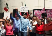 Protesters demanding freedom of expression in Mexico