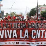 Protestors with the CNTE teachers' union march in CDMX.