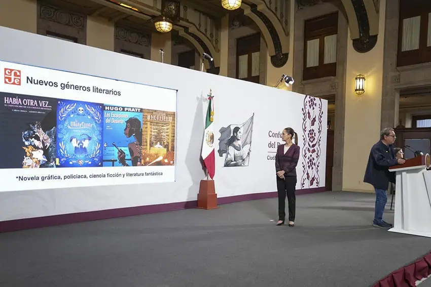 Shinbam looks like a man sharing a presentation about books