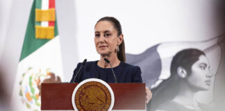 President Sheinbaum at the podium of her morning press conference