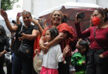 A mother and daughter enjoy a Mother's Day event in Mexico City in 2023.