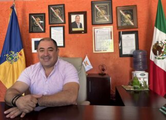 Teuchitlán mayor in his office